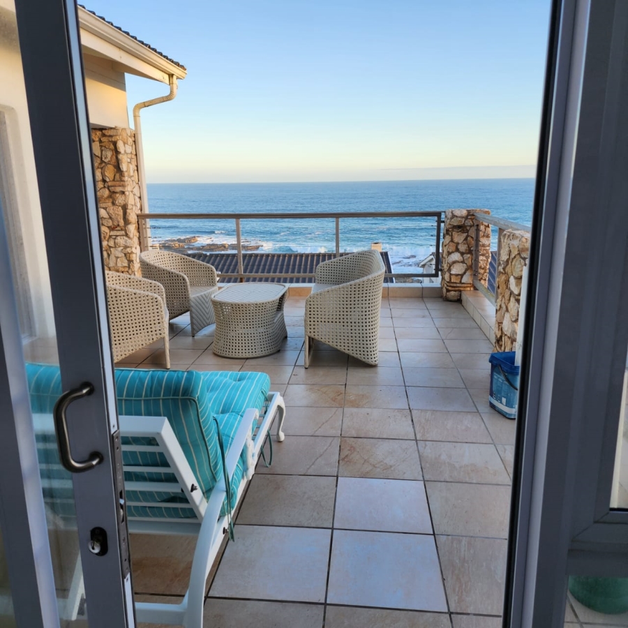 6 Bedroom Property for Sale in Jongensfontein Western Cape